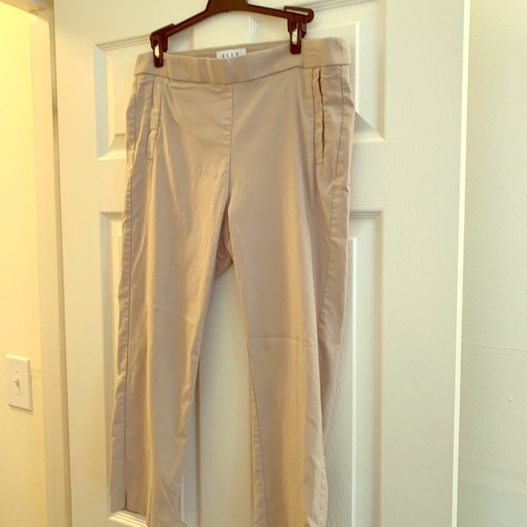 Elle Pants - Elle Khaki Capris Size M